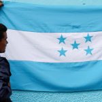 Castro marcará fin de bipartidismo en Honduras y color original de la bandera