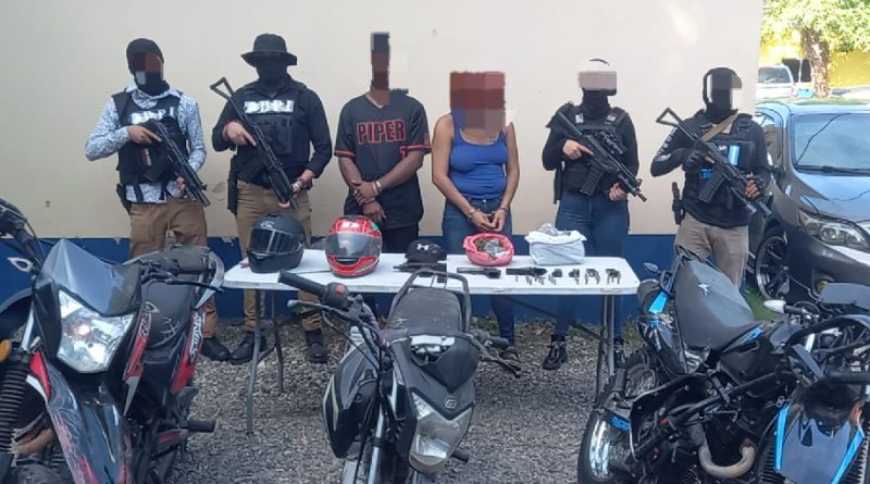 Capturan a dos supuestos miembros de la pandilla 18 en La Ceiba