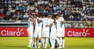 La tristeza de jugadores de Honduras tras derrota ante Jamaica