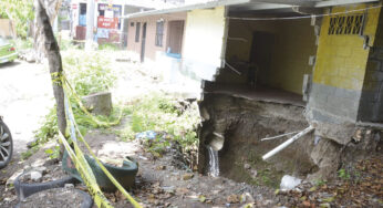 No se escucha llamado de auxilio desde kínder a orillas de socavón