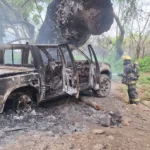 Encuentran a hondureño amarrado a un árbol y su carro calcinado en Intibucá